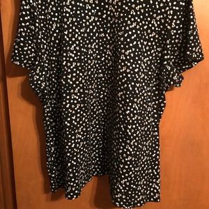 Croft & Barrow Black/Tan print Blouse